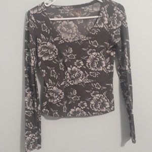 Long sleeve crop top